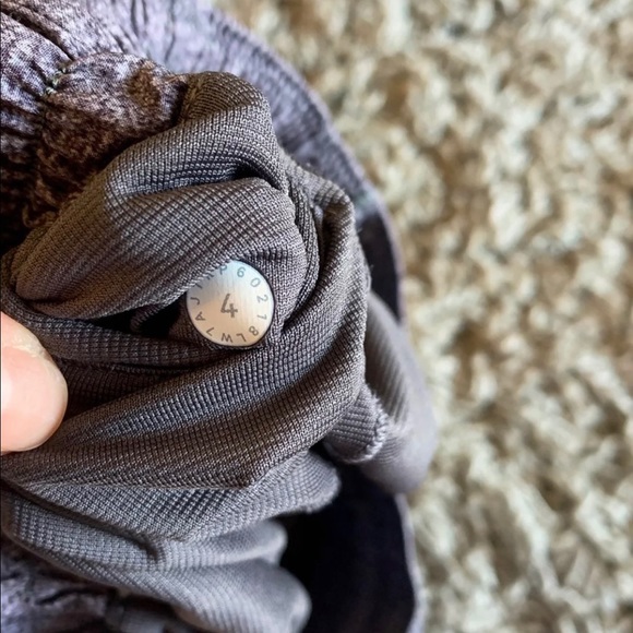 Lululemon Hotty Hot Shorts - Picture 3 of 7